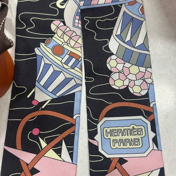 Hermès Twilly Scarf in Black, Blue, and Pink - Picture 8 of 9